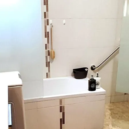 Entier Avec Coin Jardin Apartman