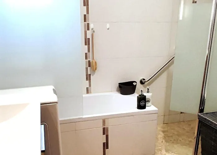 Entier Avec Coin Jardin Lägenhet